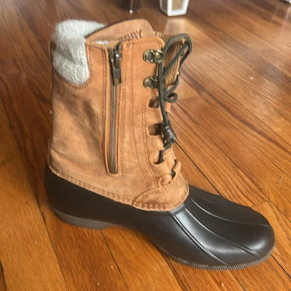 Sperry Suede & Rubber Duck Boots - Picture 4 of 7